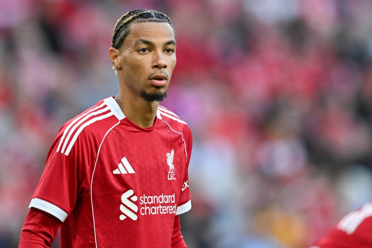 mk体育官网-记者:有消息称埃基蒂克并非伊萨克替代者 利物浦关注前者已有数月