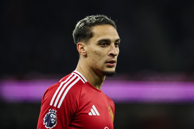 ESPN：安东尼倾向等待其他球队报价，费内巴切4500万欧提案暂未打动球员