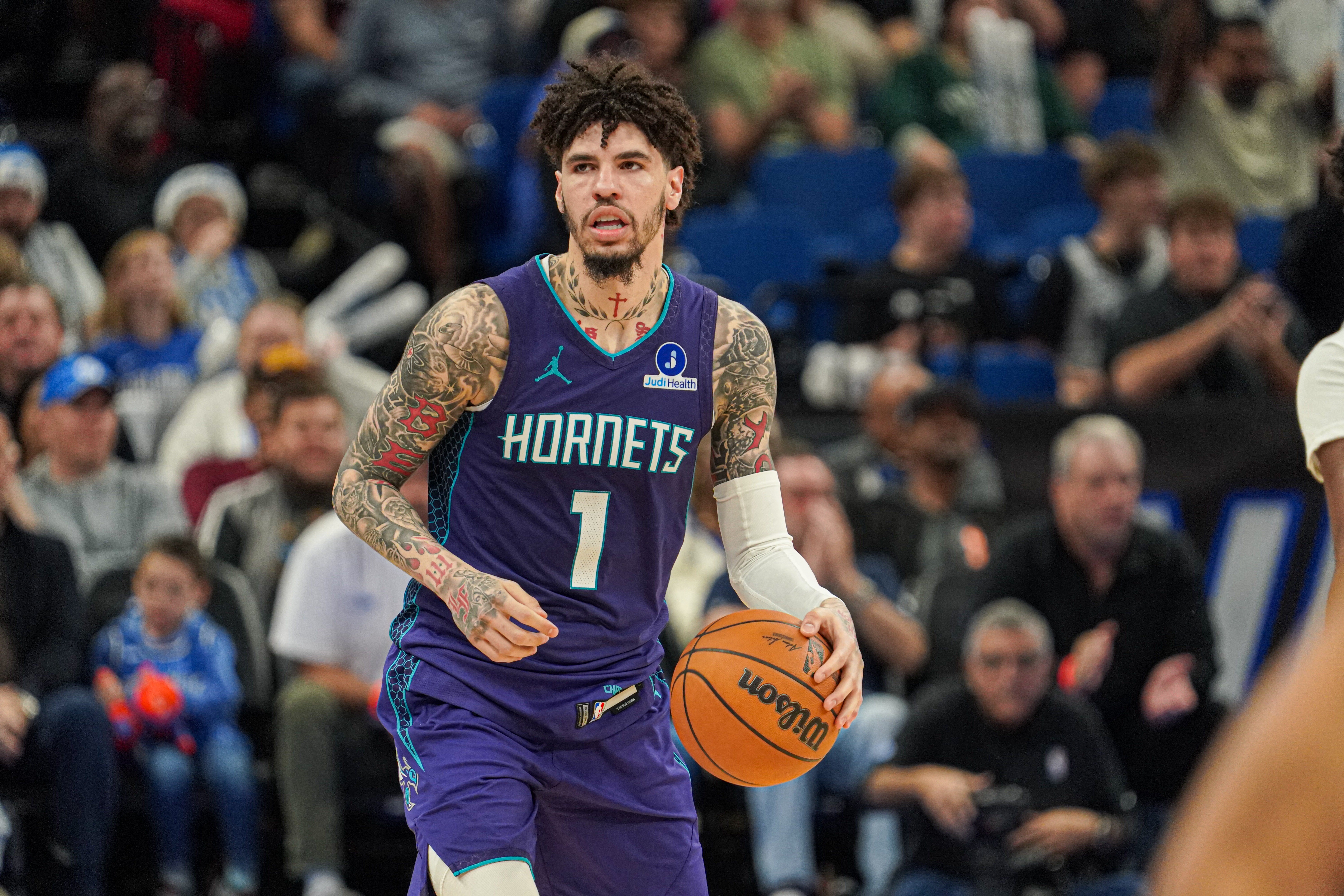 mk体育-这个谁要？拉梅洛·鲍尔15投仅1中拿到2分7助 三分10中0